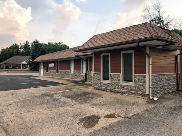 308 S Court St, Marion, IL 62959